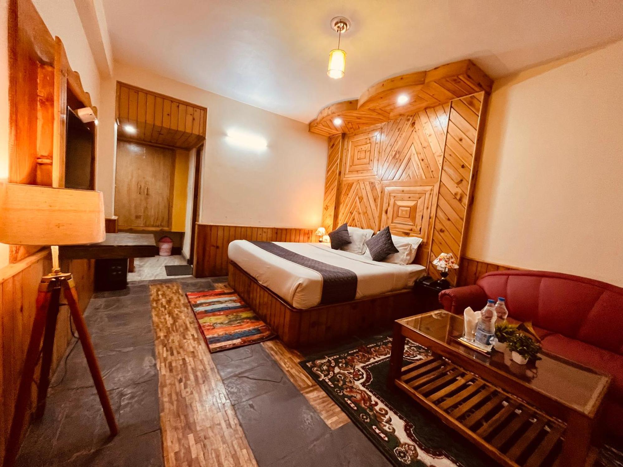 The Hollywood Vibes - #Riverview #Premium Rooms #Prime Location #Most Awarded #Parking #Top Rated #Open Terrace #Best Selling Hotel In Manali Exteriör bild